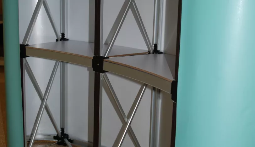 Rückseite einer Theke