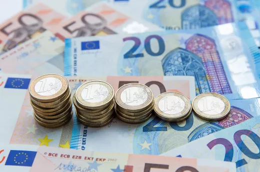 Euro-Geldscheine und Euro-Münzen